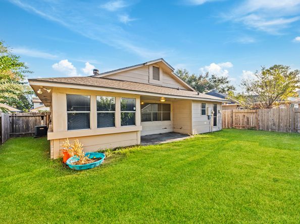 11059 Landsbury Circle, Houston TX 77099