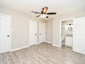 5433 Chennault Road, Houston TX 77033