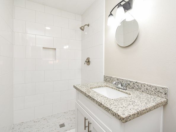 5433 Chennault Road, Houston TX 77033