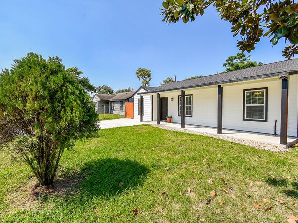 5433 Chennault Road, Houston TX 77033