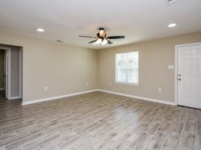 5433 Chennault Road, Houston TX 77033