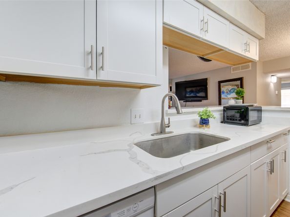 12550 Whittington Dr 408, Houston TX 77077