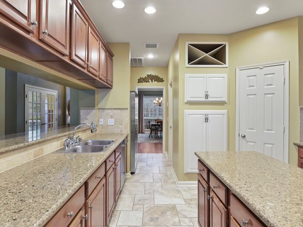 34 S Old Cedar Circle, Spring TX 77382