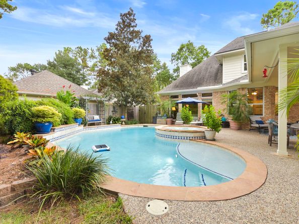 34 S Old Cedar Circle, Spring TX 77382