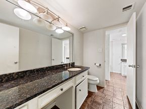1829 Bering Drive 24, Houston TX 77057