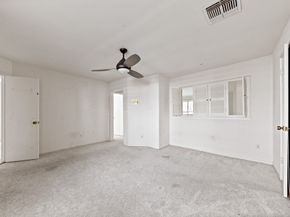 1829 Bering Drive 24, Houston TX 77057