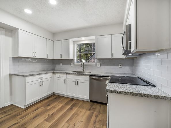 5914 Pebble Springs Drive, Houston TX 77066