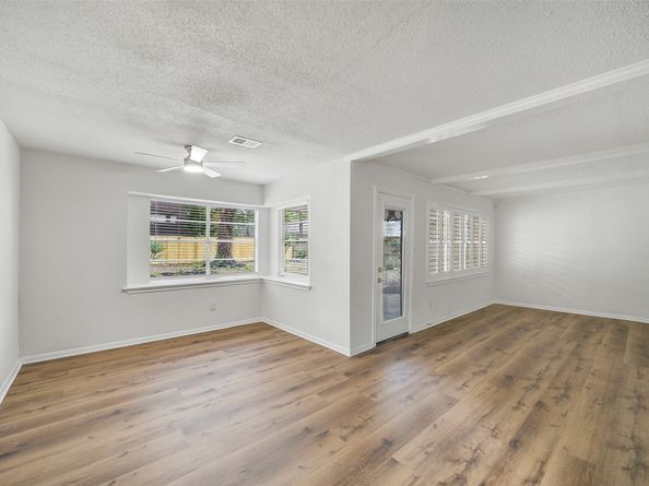 5914 Pebble Springs Drive, Houston TX 77066