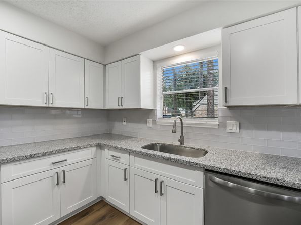 5914 Pebble Springs Drive, Houston TX 77066