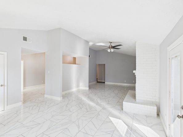 11619 Bowlan Ln, Houston TX 77035