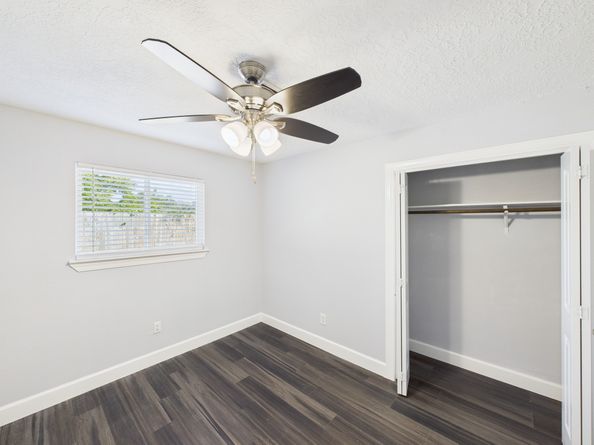 11619 Bowlan Ln, Houston TX 77035