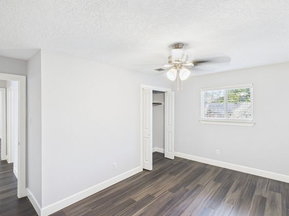 11619 Bowlan Ln, Houston TX 77035