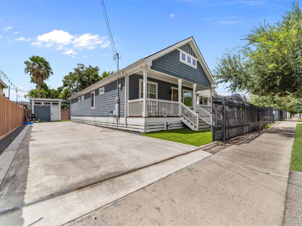 1805 Chestnut Street, Houston TX 77009