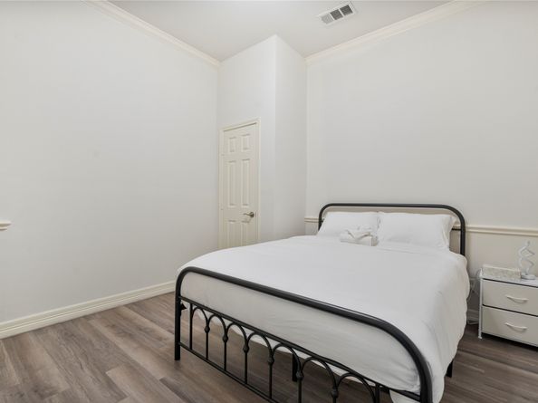 12989 Bellaire Boulevard 3, Houston TX 77072