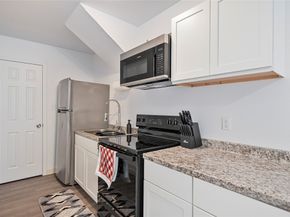 12989 Bellaire Boulevard 3, Houston TX 77072
