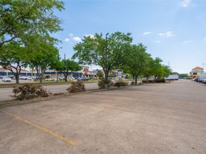 12989 Bellaire Boulevard 3, Houston TX 77072