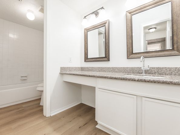 10555 Turtlewood Court 116, Houston TX 77072