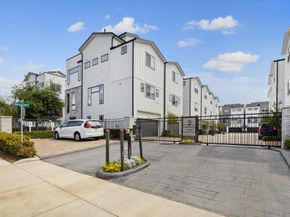 1050 Timbergrove Yards Lane, Houston TX 77008