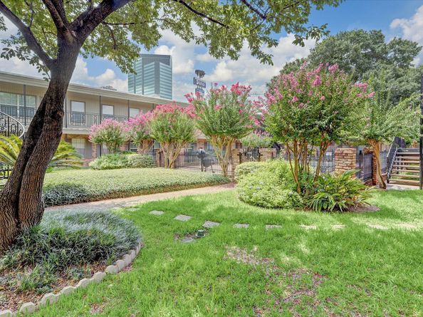 3131 Southwest Freeway C29, Houston TX 77098