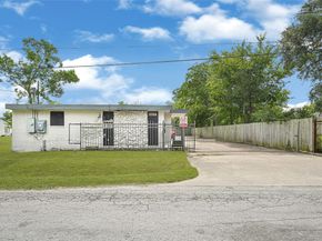 3714 Dabney Street 10, Houston TX 77026