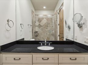 5207 Calle Montilla Place, Houston TX 77007