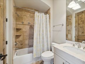 5207 Calle Montilla Place, Houston TX 77007