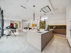 2332 Wroxton Road, Houston TX 77005