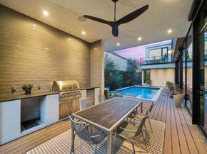 2332 Wroxton Road, Houston TX 77005