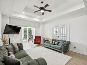 934 Poydras Street, Sugar Land TX 77498