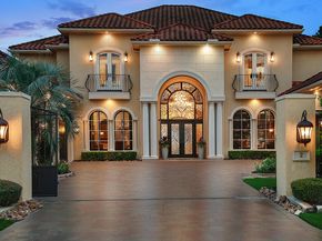 2 Lace Point, The Woodlands TX 77382