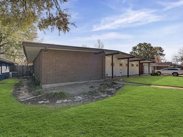 9107 Timberside Drive, Houston TX 77025