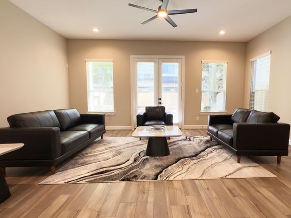 4309 B Dickson Street Street, Houston TX 77007