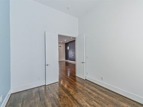 2715 Cohn Garden, Houston TX 77007