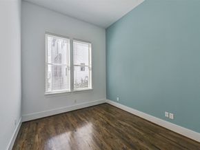 2715 Cohn Garden, Houston TX 77007