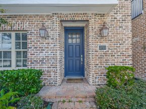 2715 Cohn Garden, Houston TX 77007