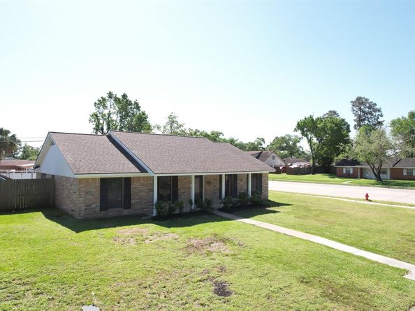 415 Sevenhampton Lane, Houston TX 77015