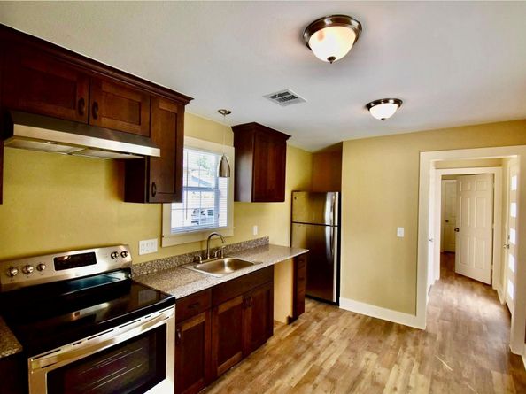 321 E 35th Street, Houston TX 77018