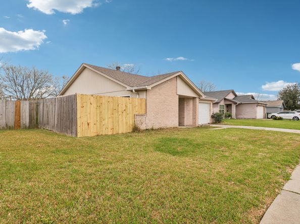 14067 Towneway Drive, Sugar Land TX 77498