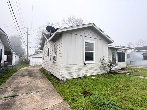 7730 Junior Street, Houston TX 77012