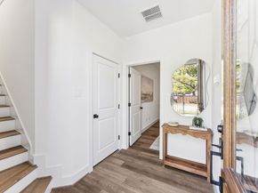 2125 Hoskins Drive B, Houston TX 77080