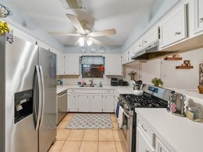 2718 Longleaf Pines Drive, Kingwood TX 77339