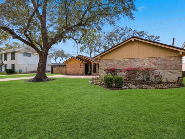 210 Big Hollow Lane, Houston TX 77042