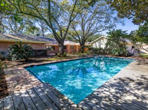 5238 Loch Lomond Drive, Houston TX 77096