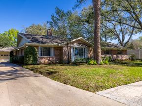 5238 Loch Lomond Drive, Houston TX 77096