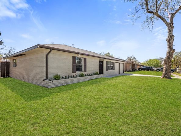 4115 Trail Lake Drive, Houston TX 77045