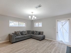 5637 Wood Creek Way, Houston TX 77017