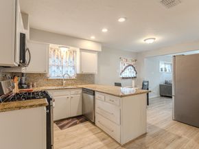 5637 Wood Creek Way, Houston TX 77017