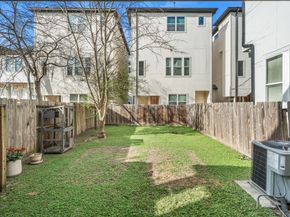 5734 Petty Street, Houston TX 77007