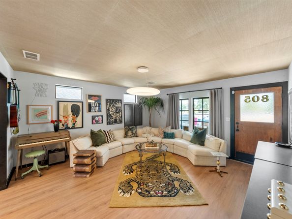 805 E 36th Street, Houston TX 77022