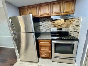 1516 Bay Area Boulevard E4, Houston TX 77058